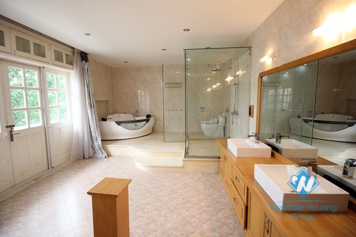 A big villa for rent in T Ciputra International Ha Noi City